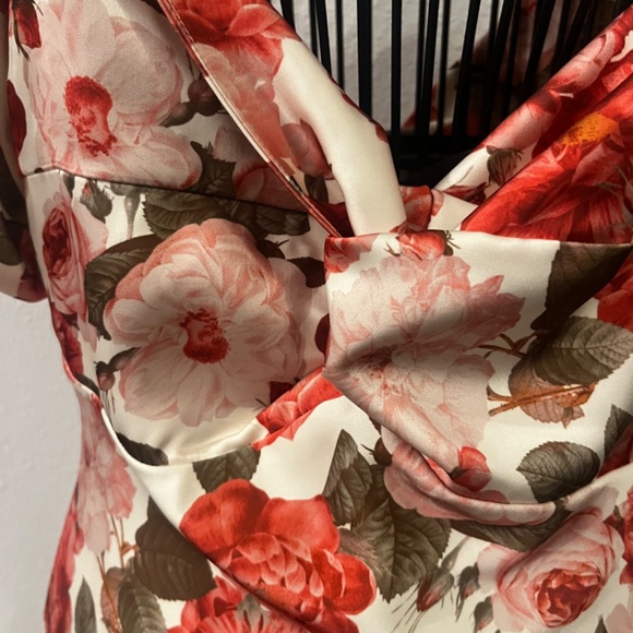 Stevie by Steve Madden Red and White Flower Dress Juniors XL - Picture 5 of 9